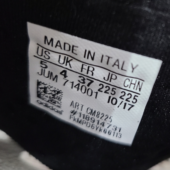 Adidas Adilette Slides, size 5 - Picture 3 of 5